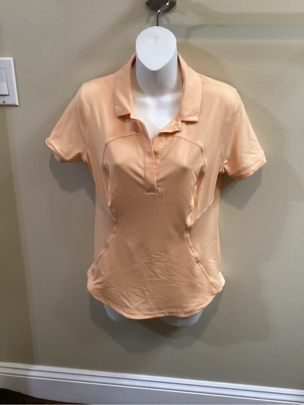 Lululemon Women’s Peach Short Sleeve Polo Top